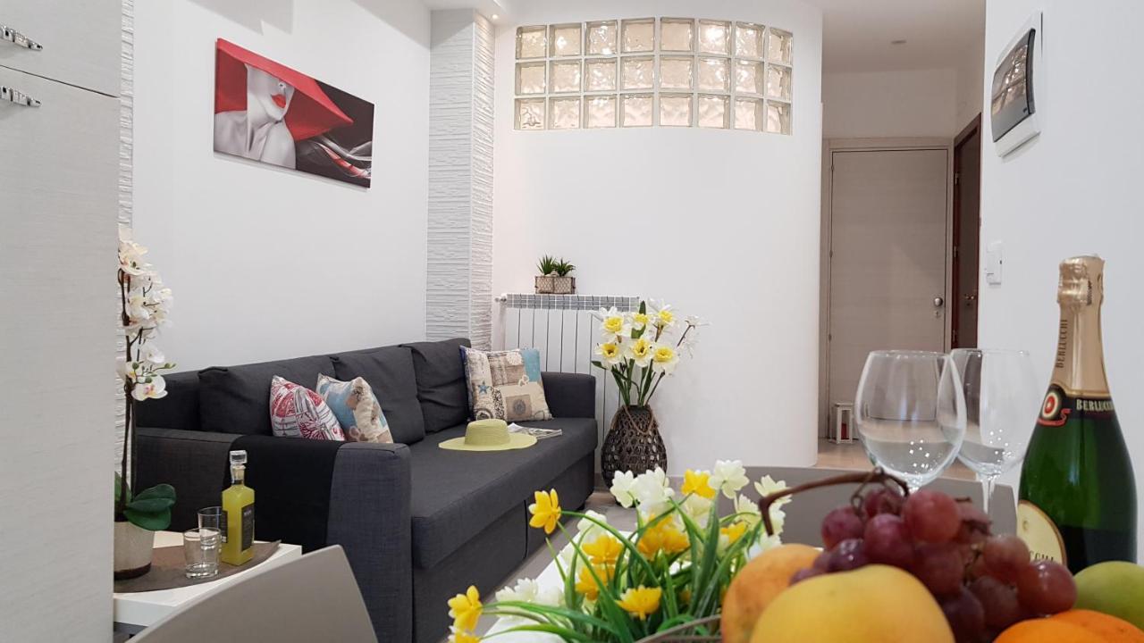 Martin Holiday Apartments Джардіні-Наксос Екстер'єр фото